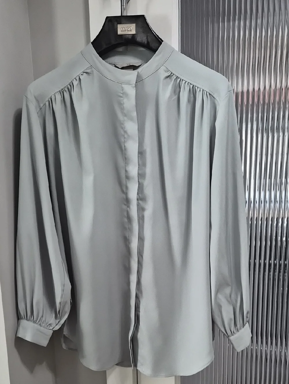 H&M Pale Green Long Sleeve Pleated Blouse - Picture 1 of 6